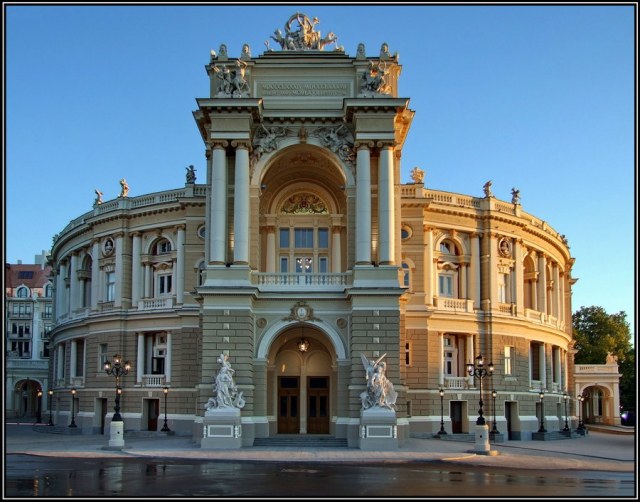 Visit Opera_Theatre_With Your Ukrainian Girl